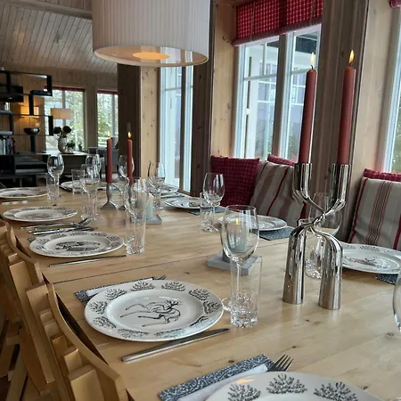 Family With Panoramic View Near Vikerfjellet Hébergement de vacances *