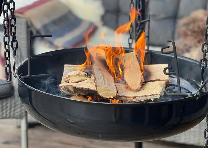 Family With Panoramic View Near Vikerfjellet Honefoss